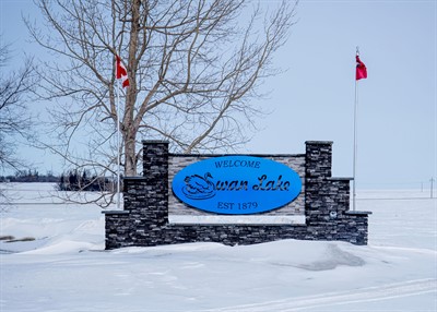 Comte-RM-Swan-Lake-Winter-Sign